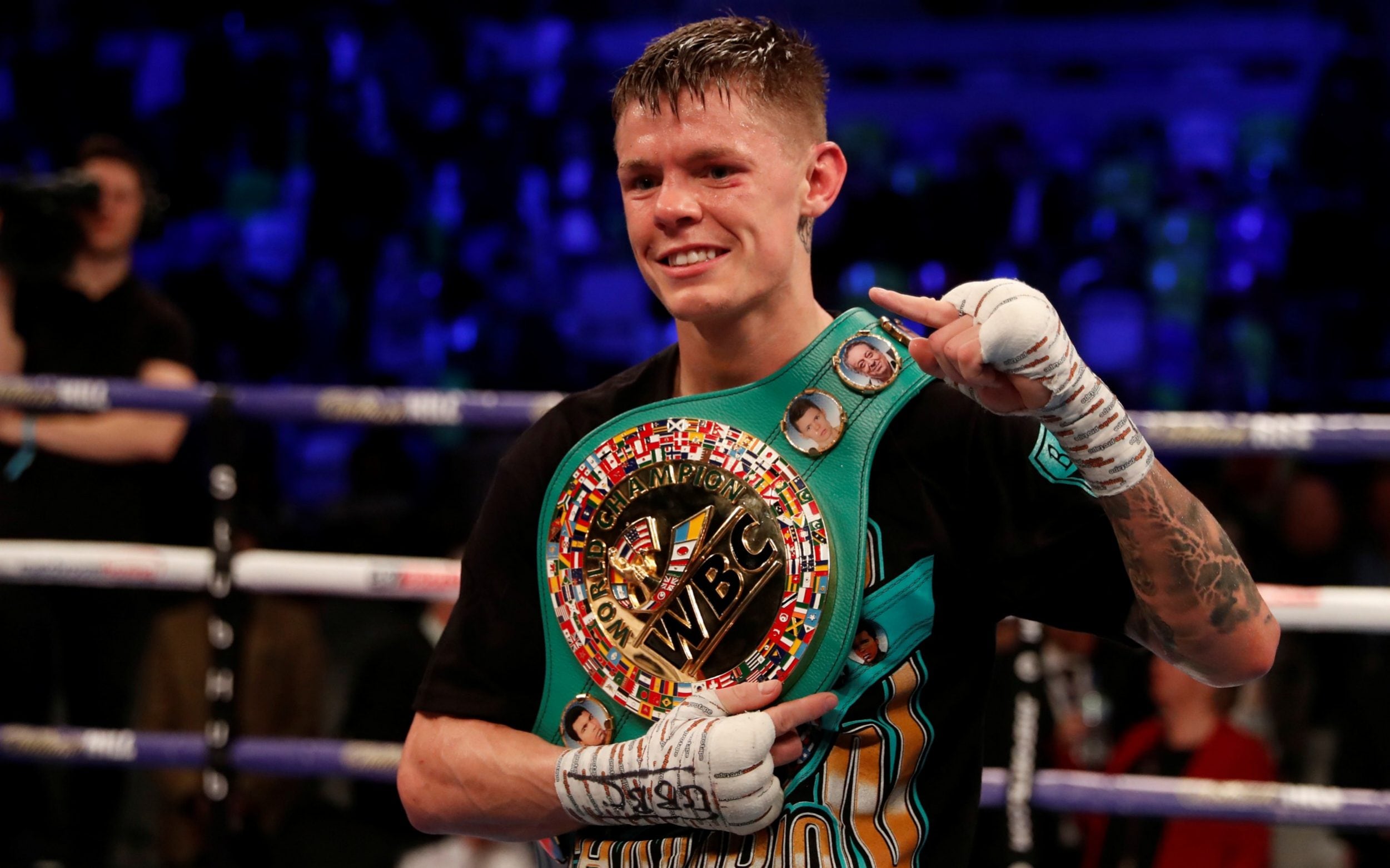 Charlie Edwards signs with Frank Warren