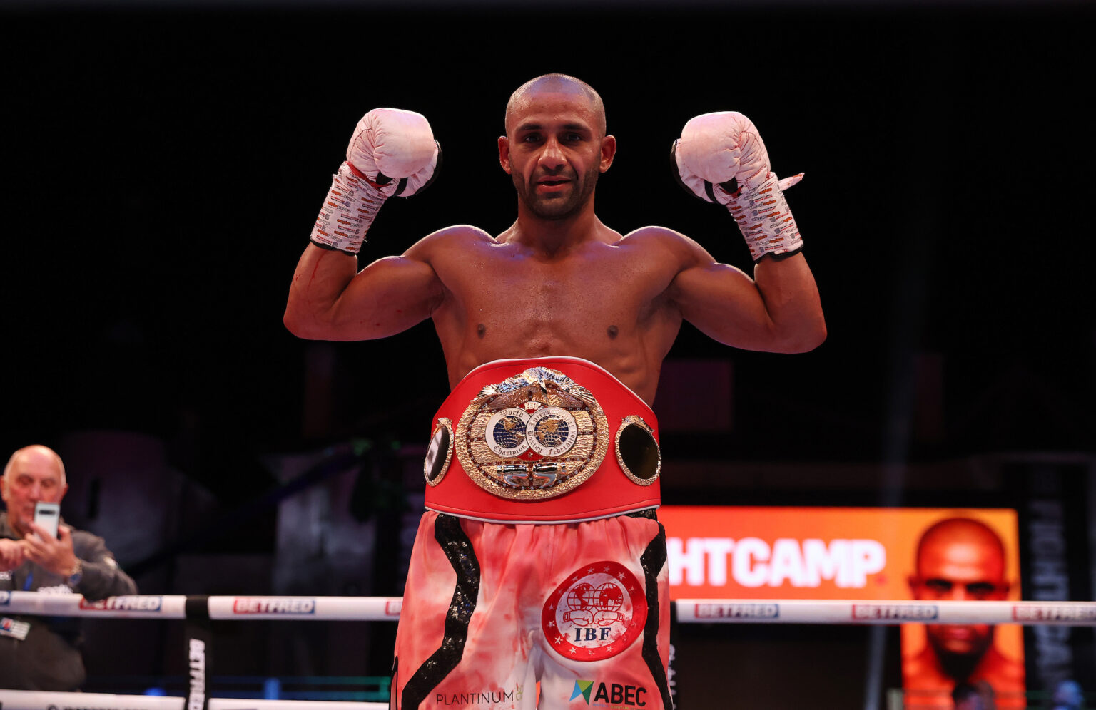 Ruthless Galahad halts Dickens to lift IBF crown