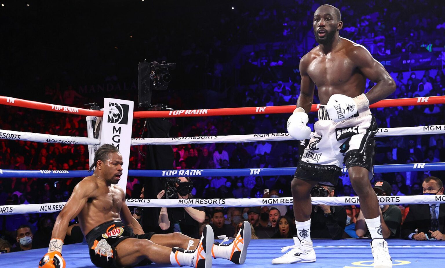 Crawford Stops Porter in 10; Porter Announces Retirement
