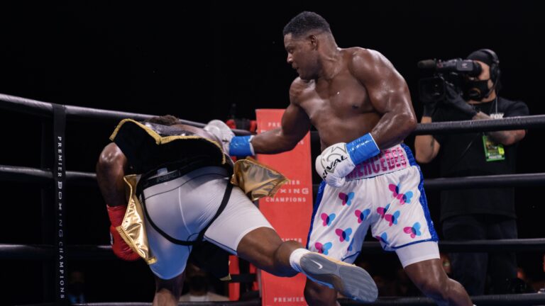 Luis Ortiz Stops Charles Martin In Six, Closes In On Third World Title Shot