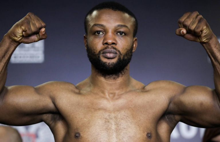Makabu Edges Mchunu in Controversial Split Decision