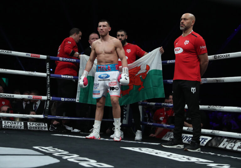 Liam Williams To Carry On Boxing, Signs With Probellum