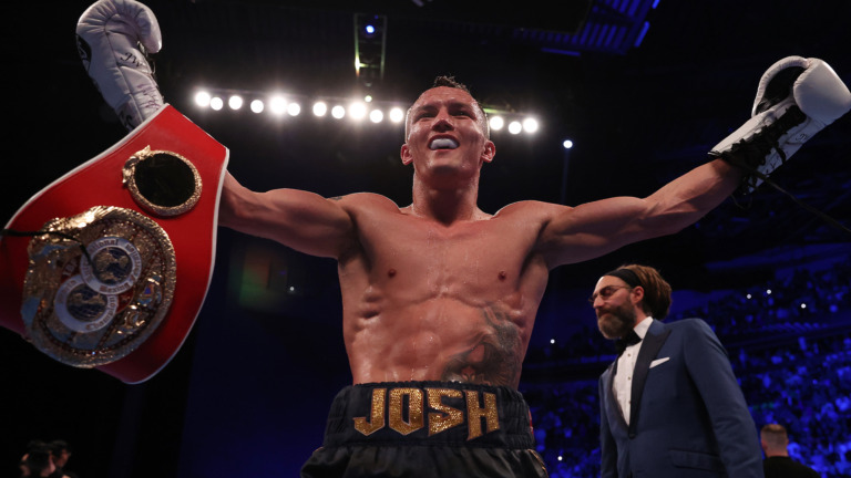 Relentless Warrington Stops Martinez To Become Two-Time Champion