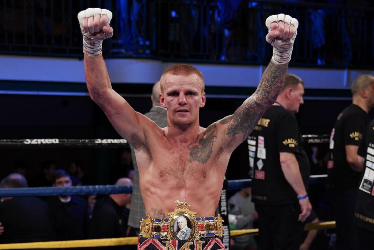 ‘Livewire’ Leach Too Hot For Bourke, Wins British Super-Bantamweight Title