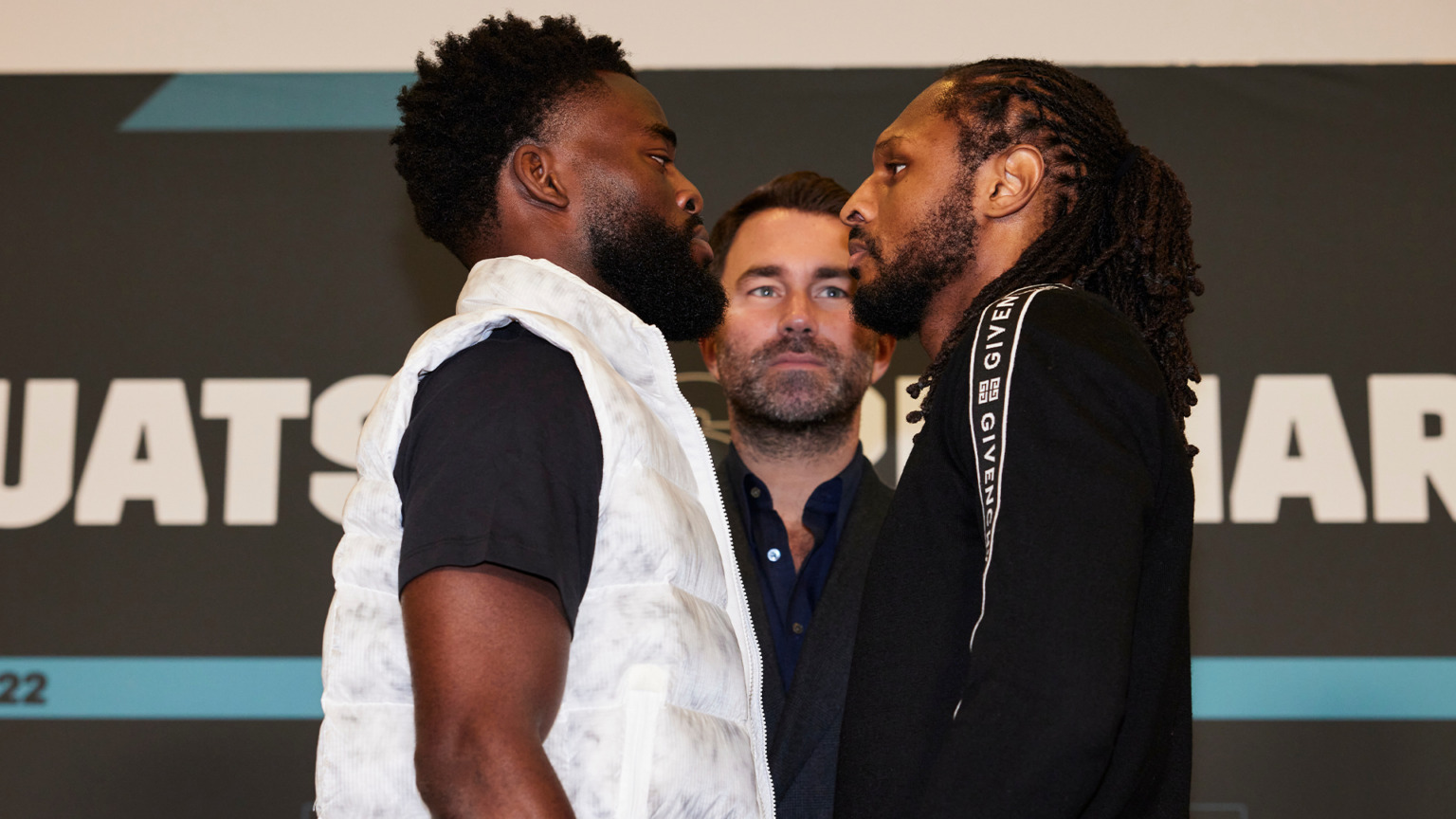 Richards Attempts To Rile Buatsi On Face-Off