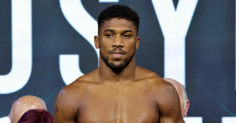 Anthony Joshua’s Former Trainer Reacts To Criticism: “I Wanted To Leave”